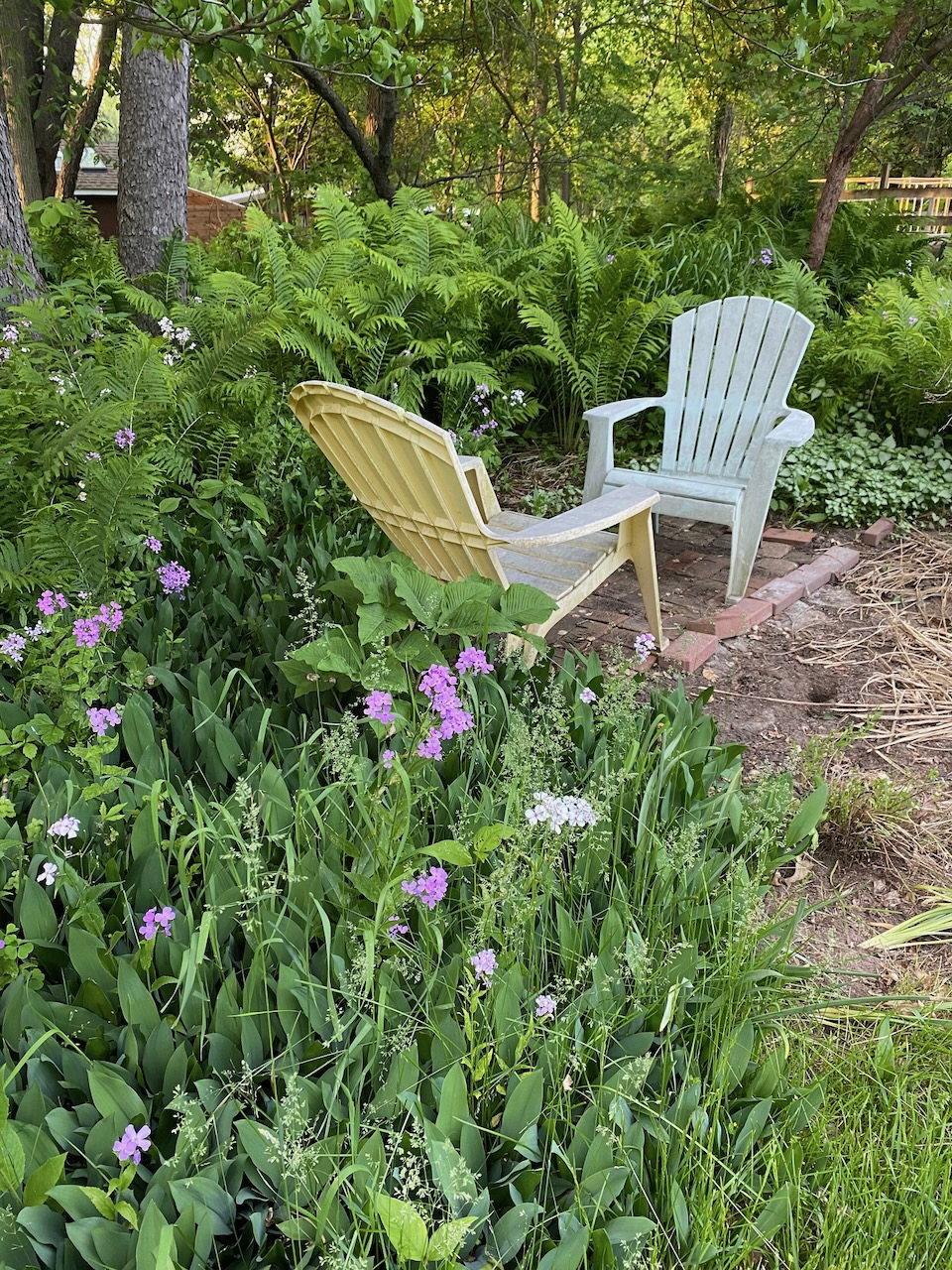 b garden chairs