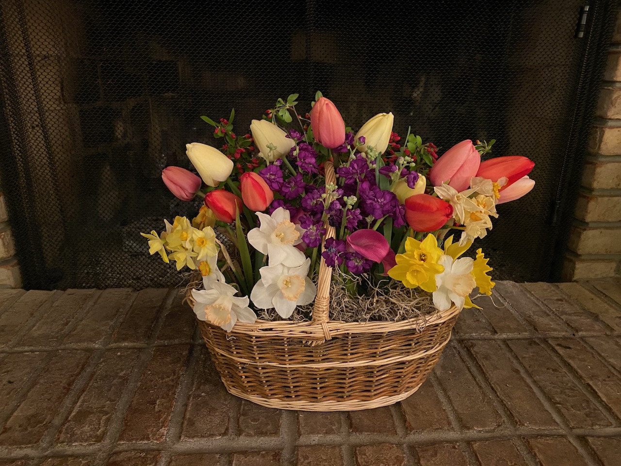 b tulip basket